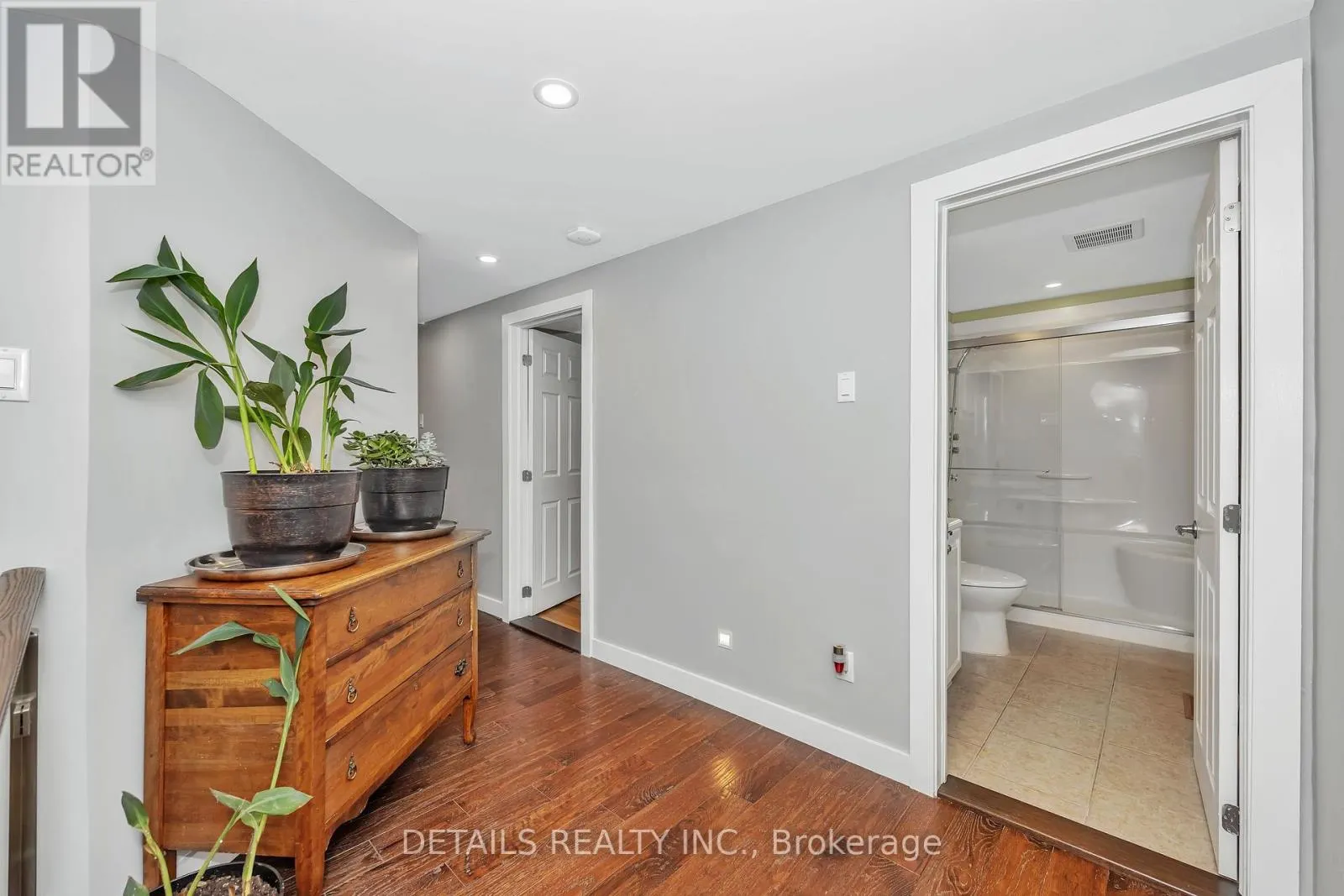 84 EASTPARK DRIVE