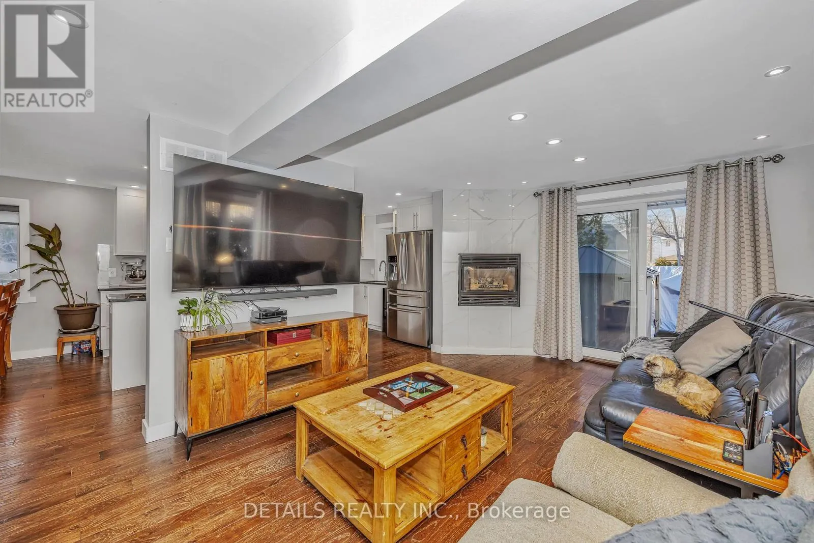 84 EASTPARK DRIVE