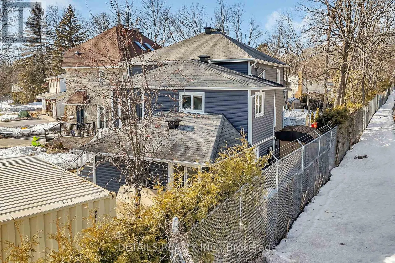 84 EASTPARK DRIVE