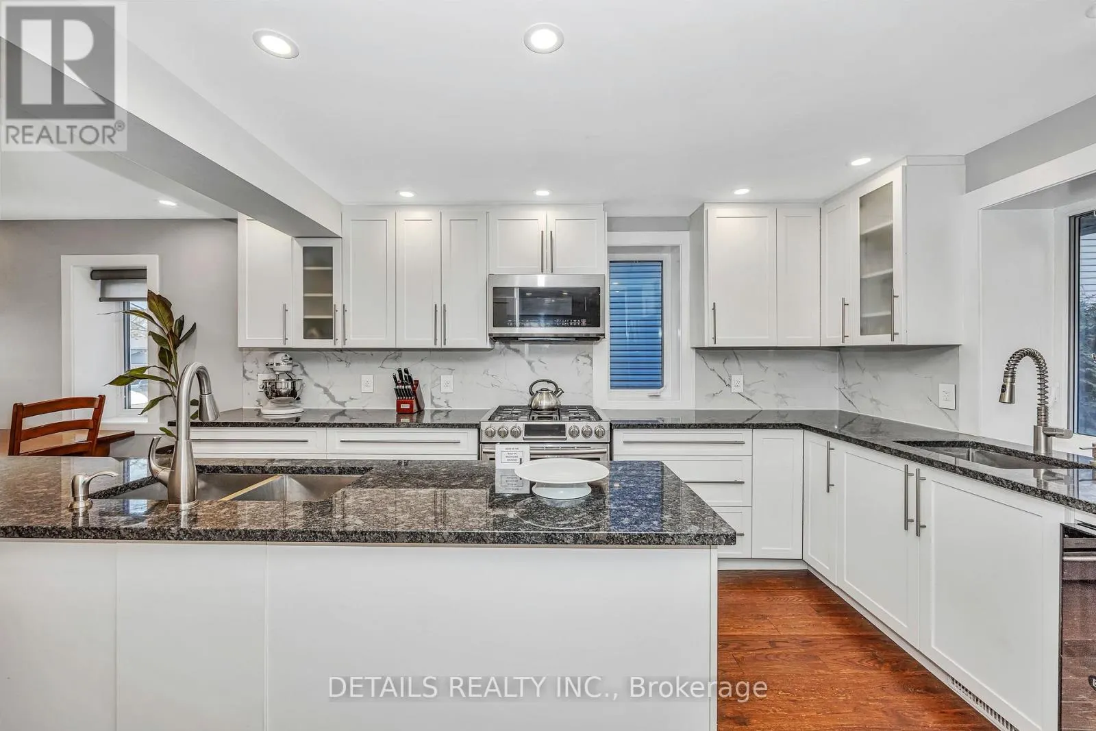 84 EASTPARK DRIVE