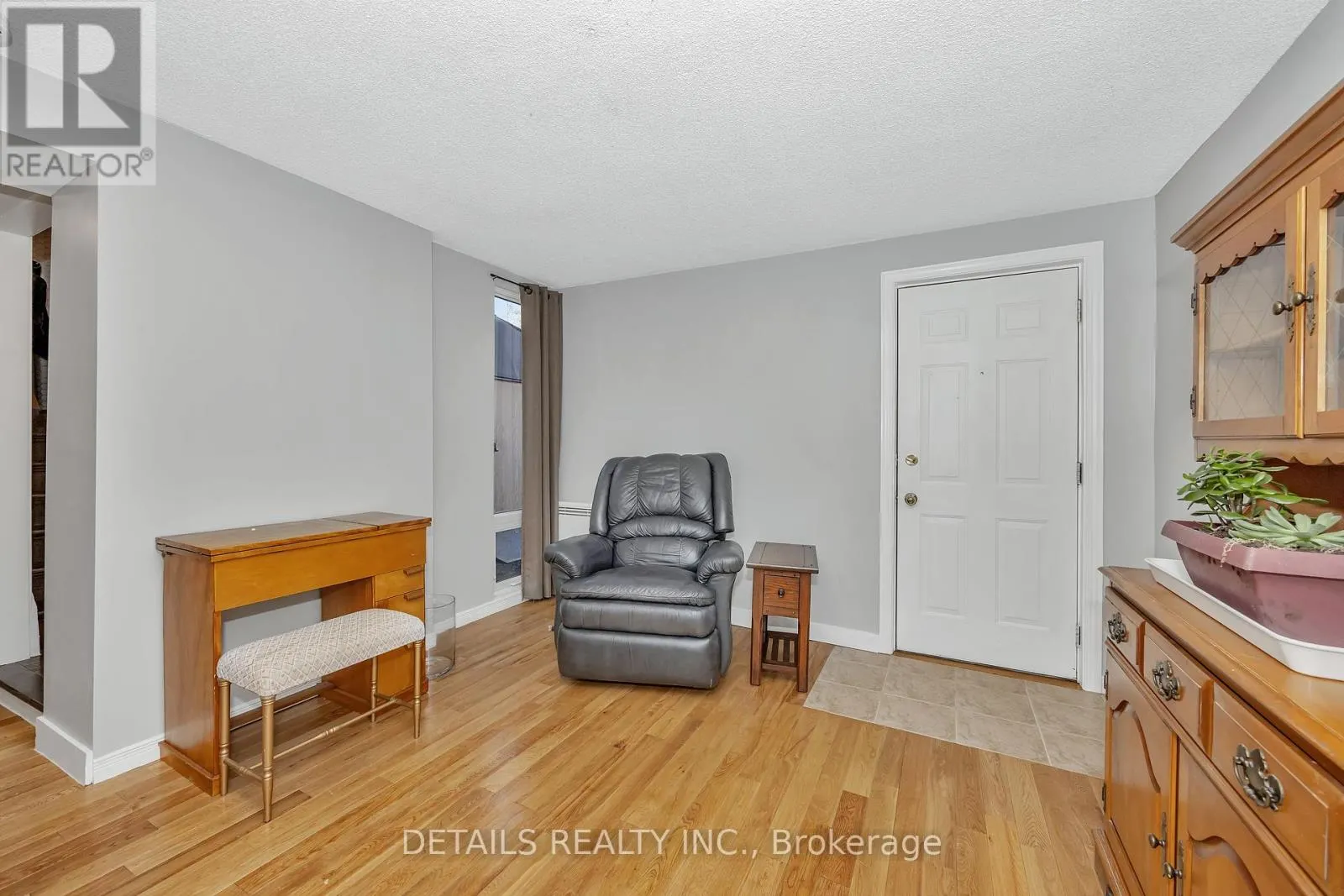84 EASTPARK DRIVE
