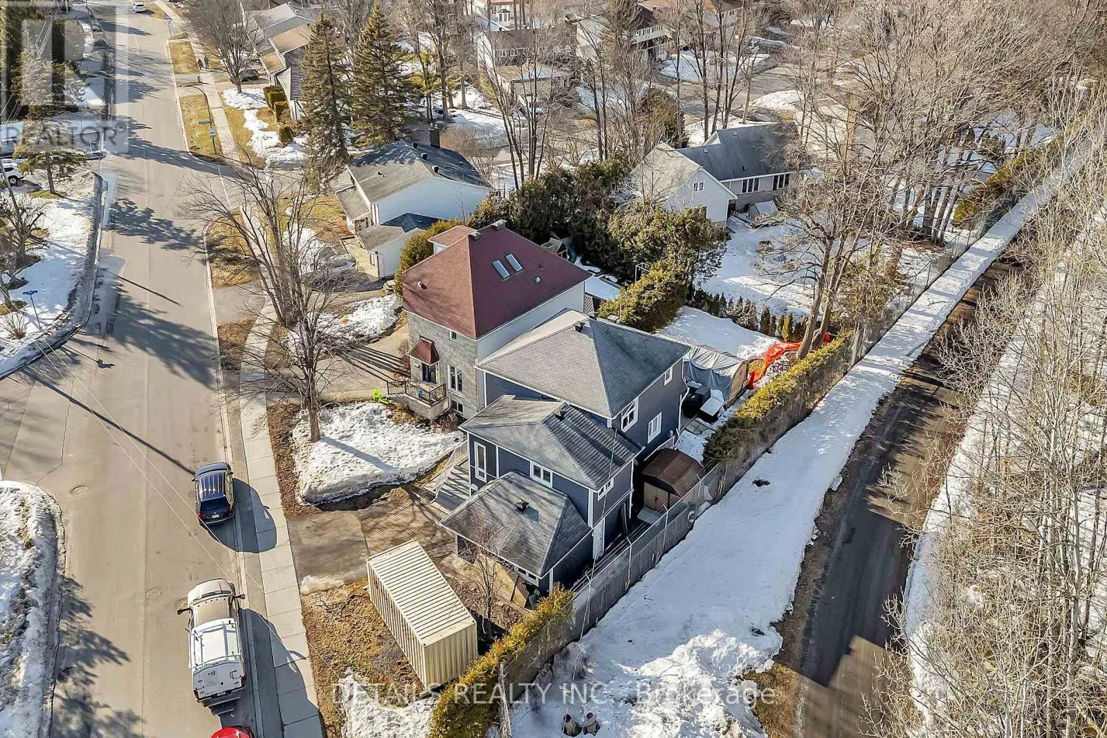 84 EASTPARK DRIVE