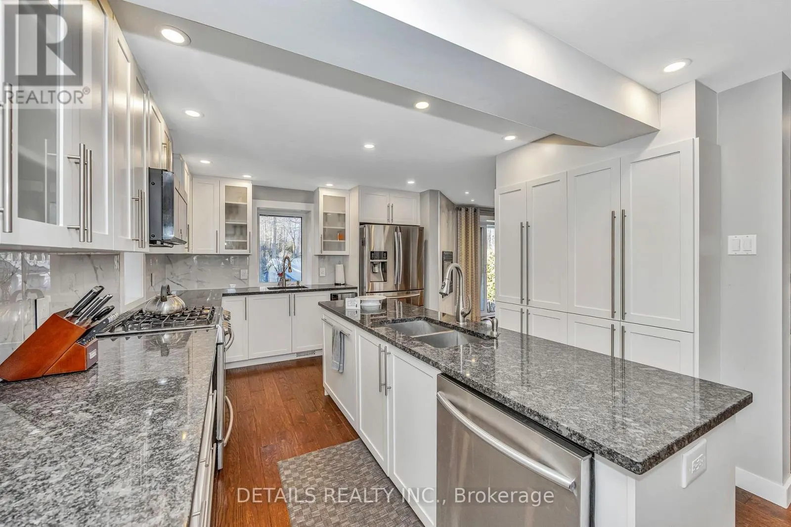 84 EASTPARK DRIVE