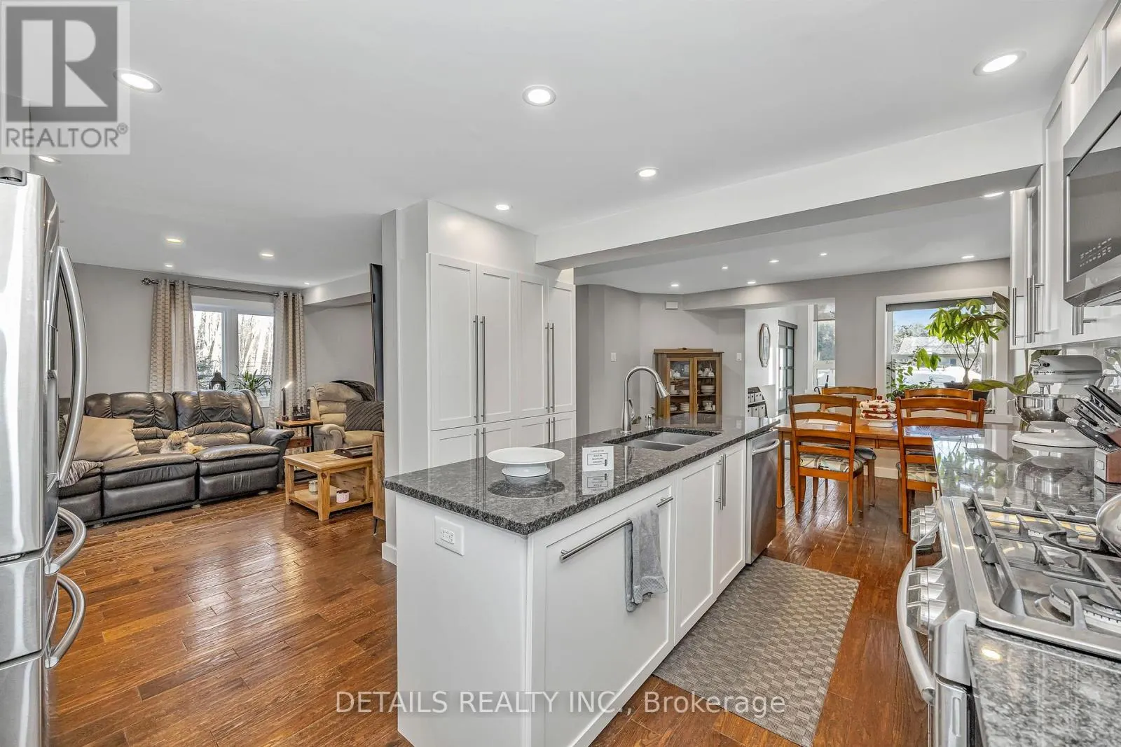 84 EASTPARK DRIVE