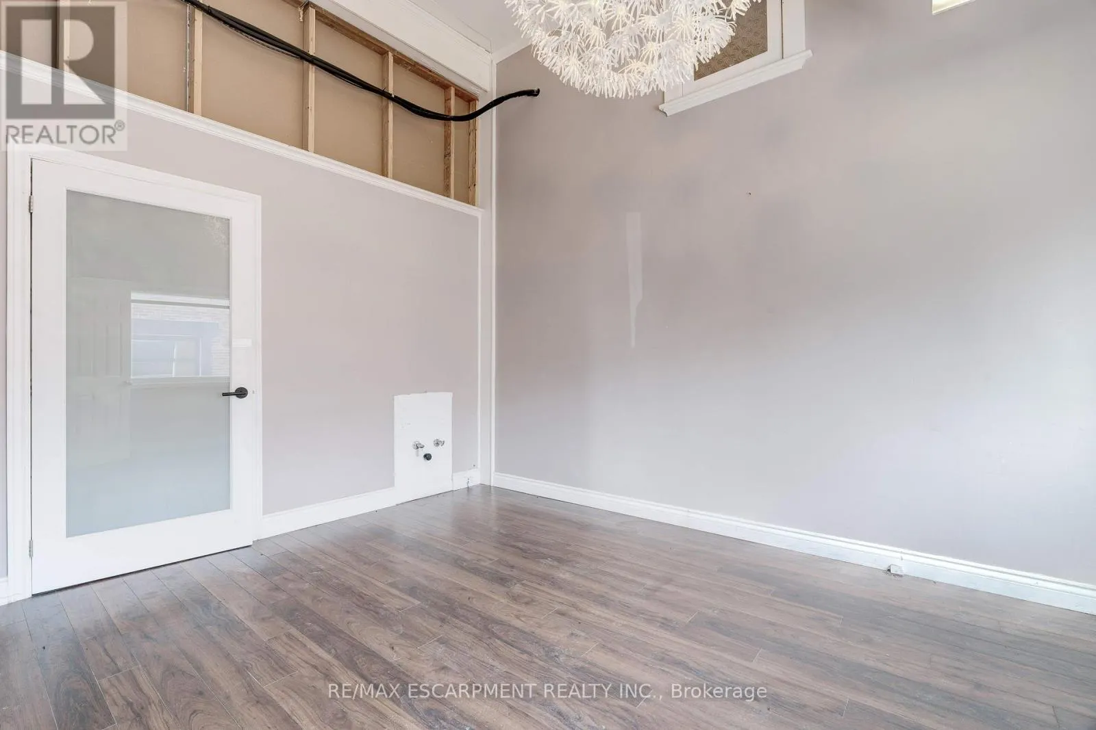 14B - 111 SHERWOOD DRIVE