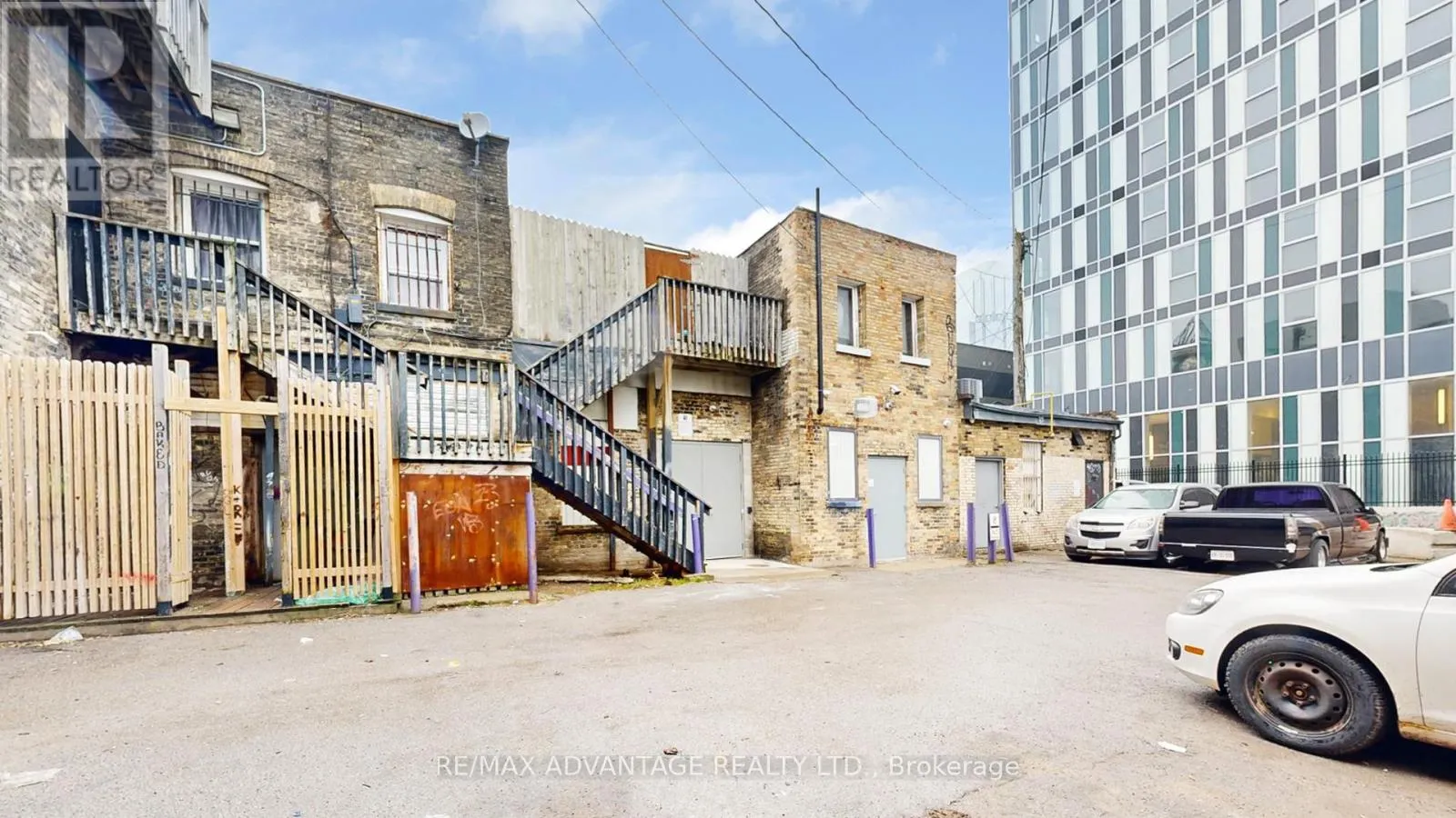 175-179 DUNDAS STREET