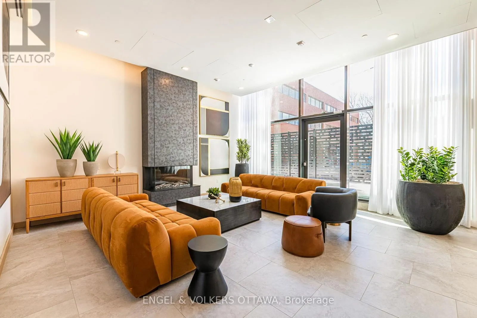 311 - 10 JAMES STREET