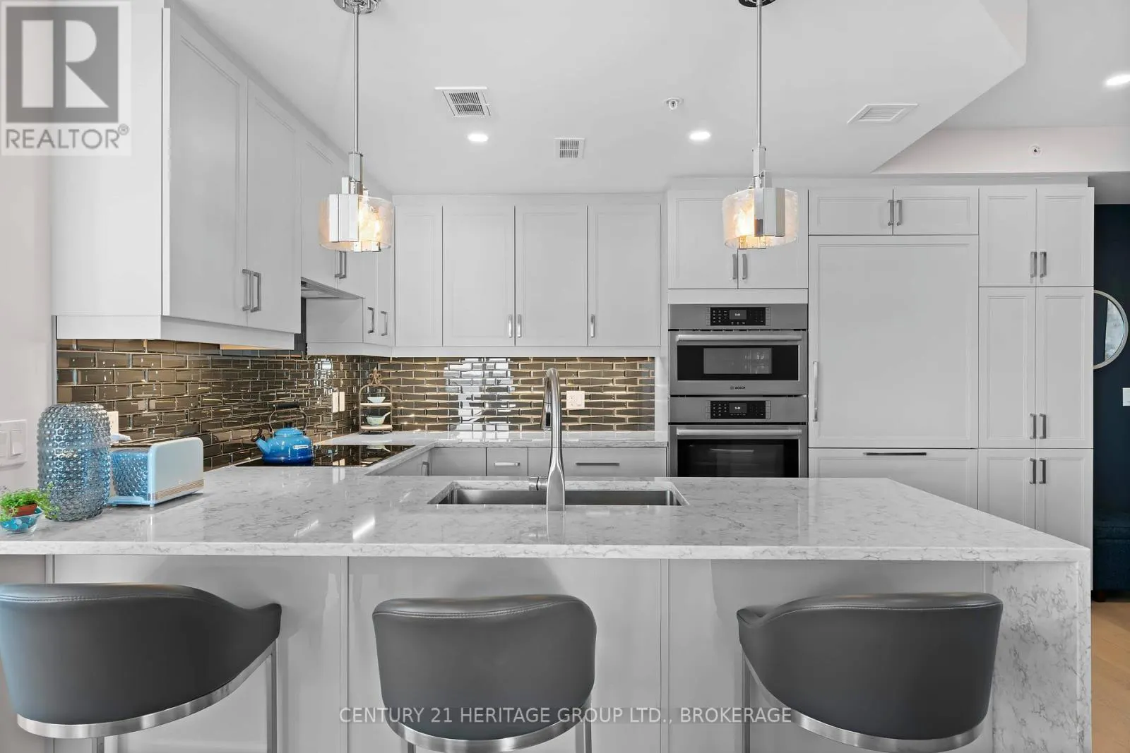 321 - 129B SOUTH STREET, #321