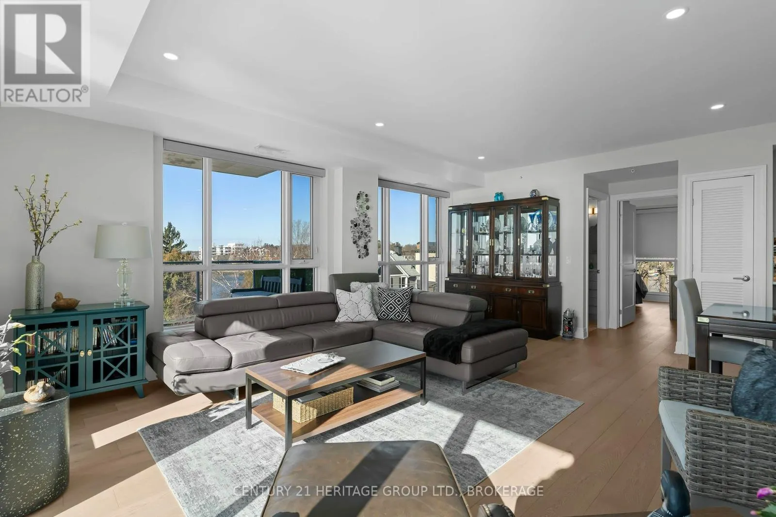 321 - 129B SOUTH STREET, #321