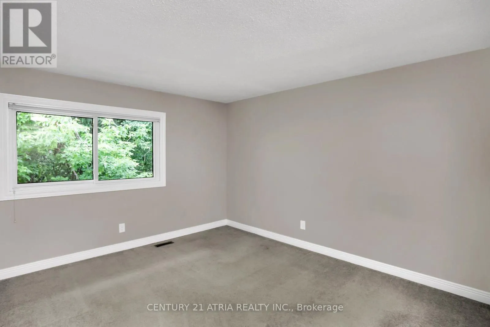 7 - 683 WINDERMERE ROAD
