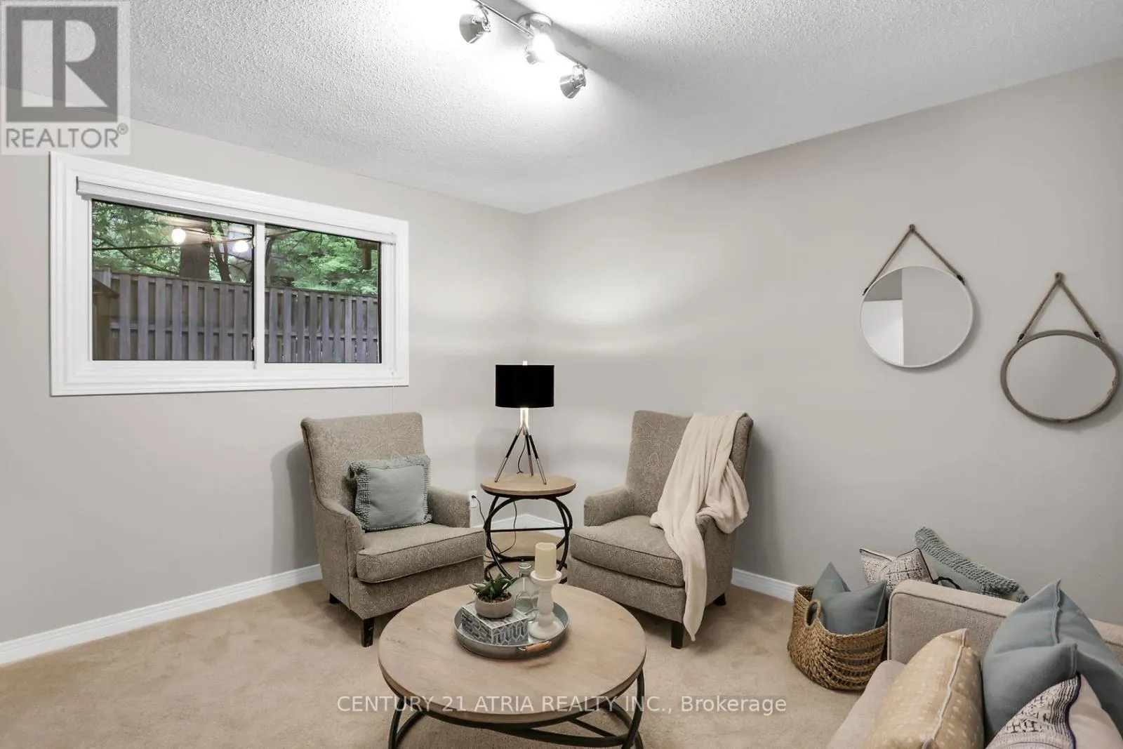 7 - 683 WINDERMERE ROAD