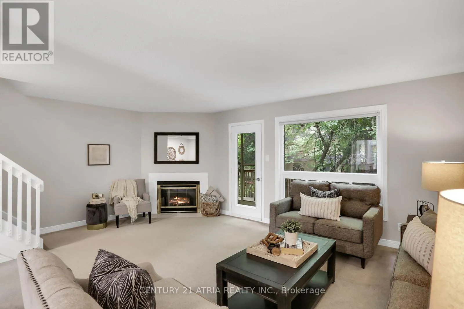 7 - 683 WINDERMERE ROAD
