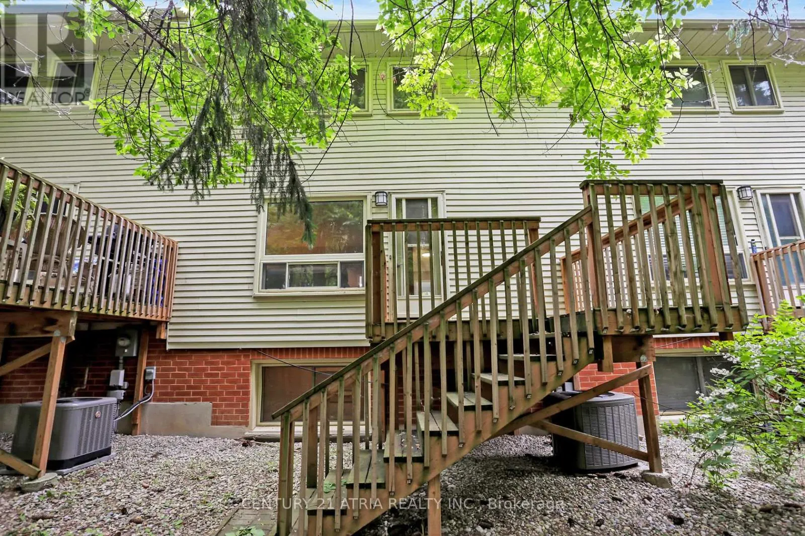 7 - 683 WINDERMERE ROAD