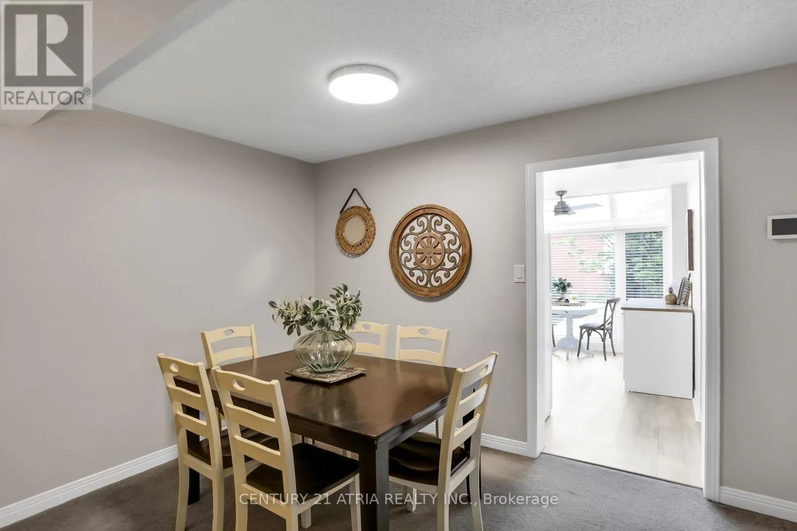 7 - 683 WINDERMERE ROAD