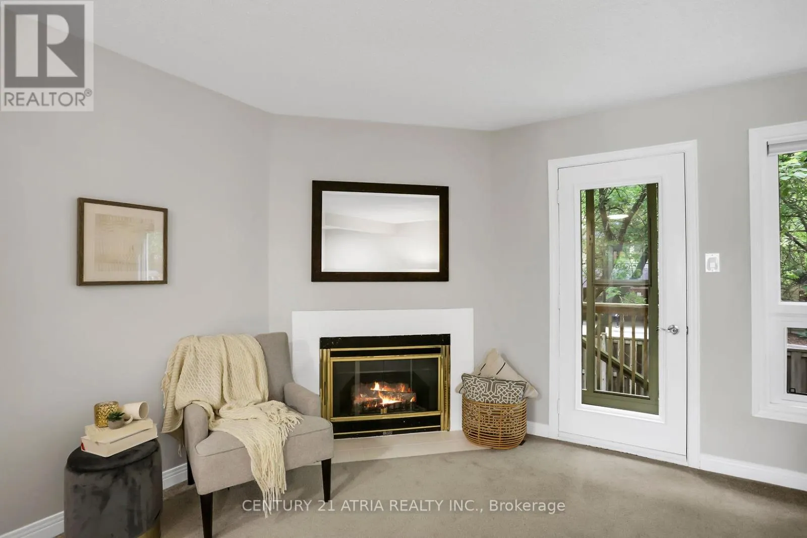 7 - 683 WINDERMERE ROAD