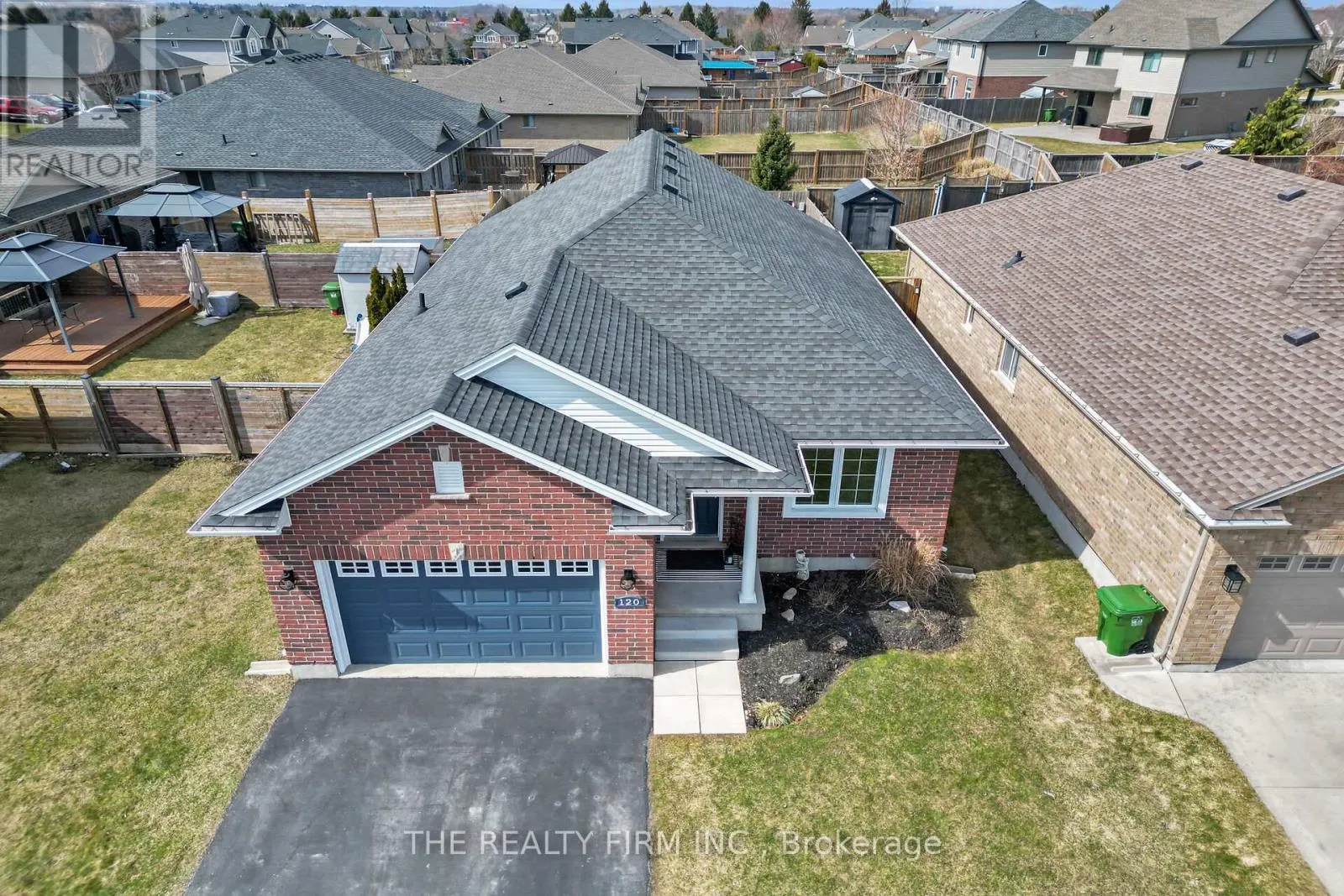 120 PEACH TREE BOULEVARD