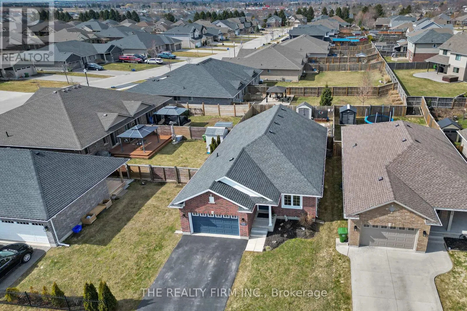 120 PEACH TREE BOULEVARD
