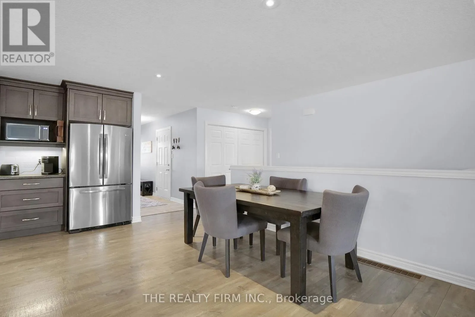 120 PEACH TREE BOULEVARD
