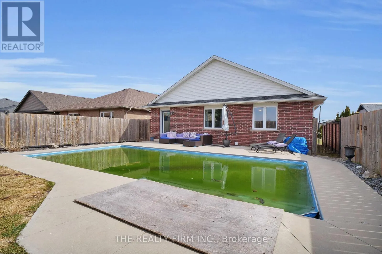 120 PEACH TREE BOULEVARD