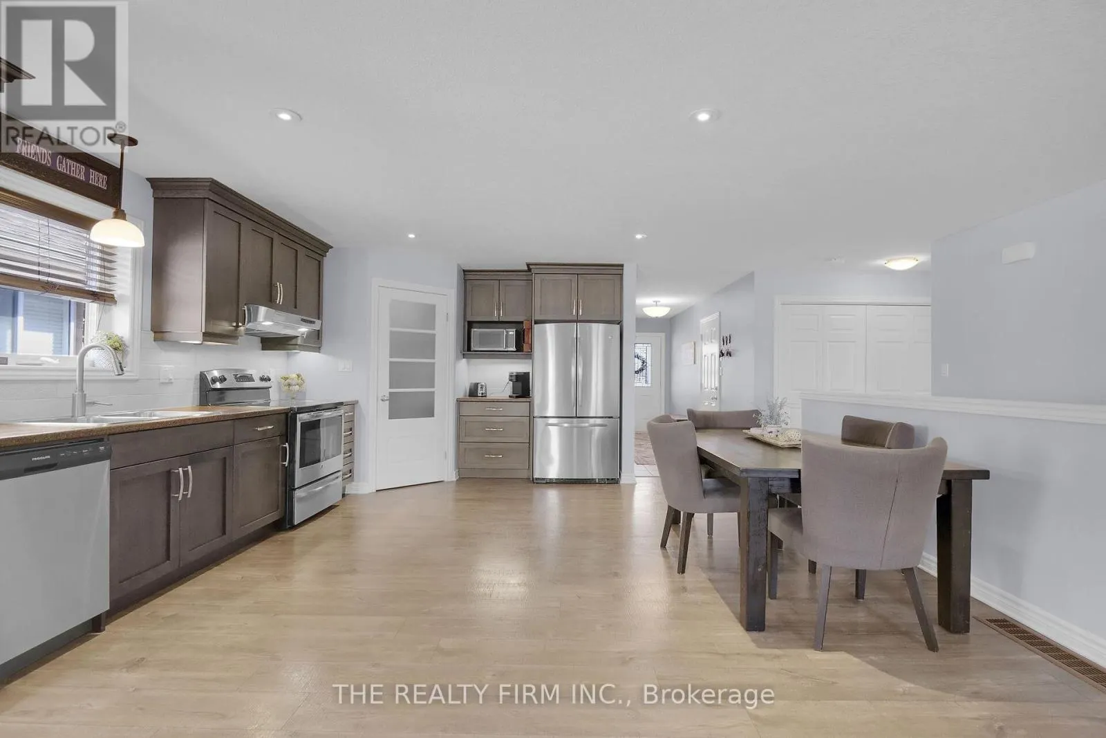 120 PEACH TREE BOULEVARD