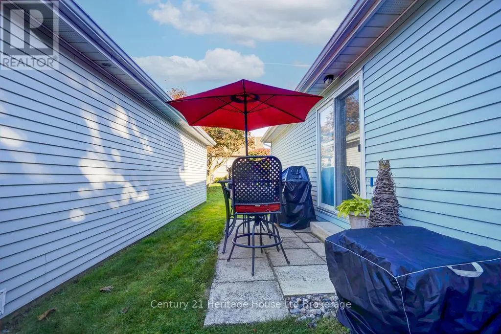 26 EDWIN CRESCENT
