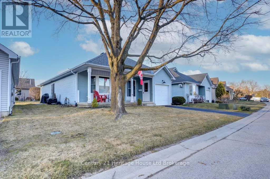 26 EDWIN CRESCENT