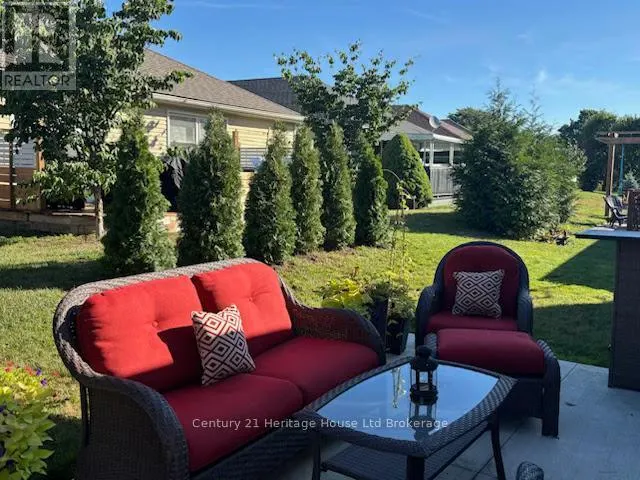 26 EDWIN CRESCENT