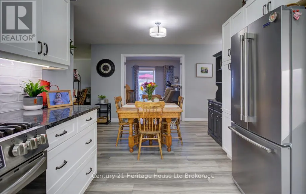 26 EDWIN CRESCENT