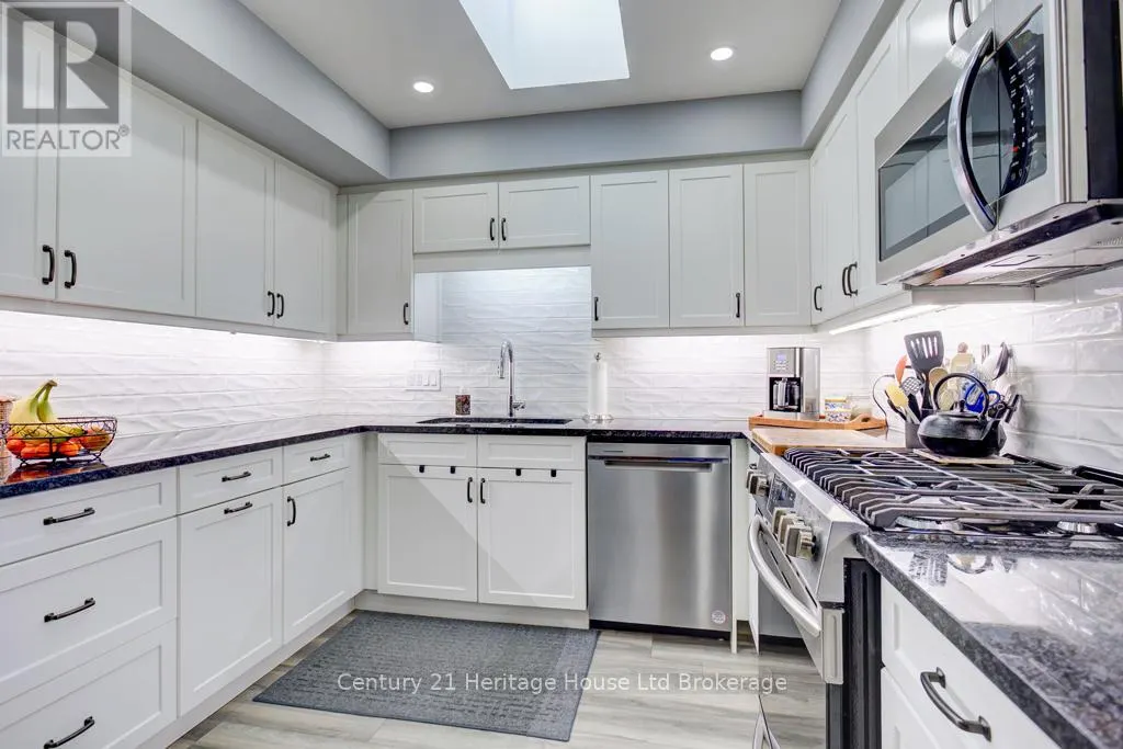26 EDWIN CRESCENT