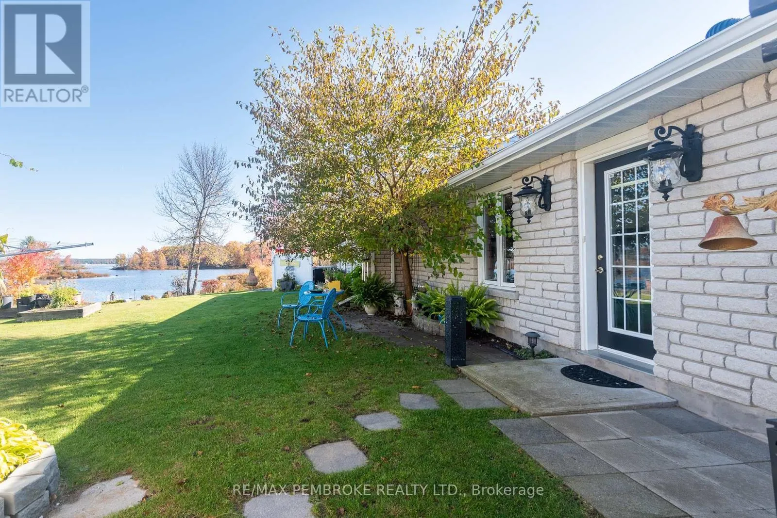 11 FAIRWAY DRIVE