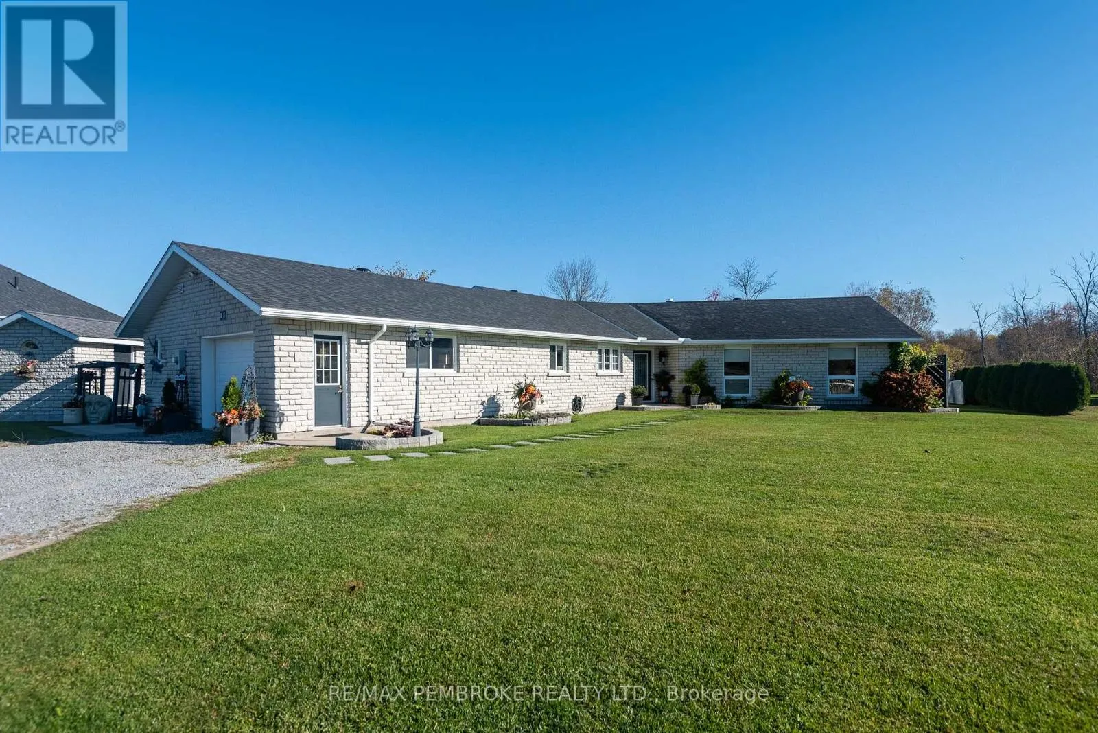 11 FAIRWAY DRIVE