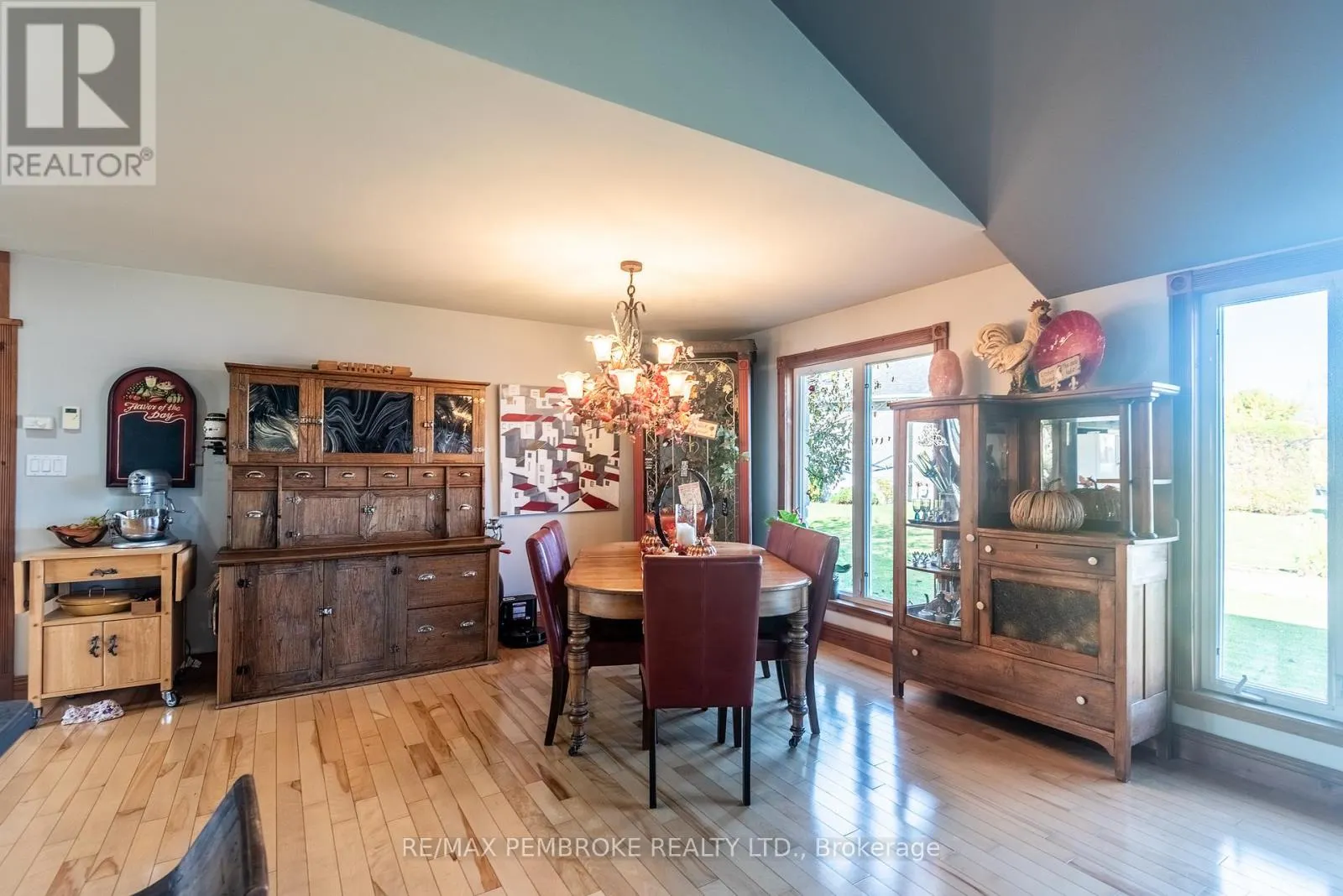 11 FAIRWAY DRIVE