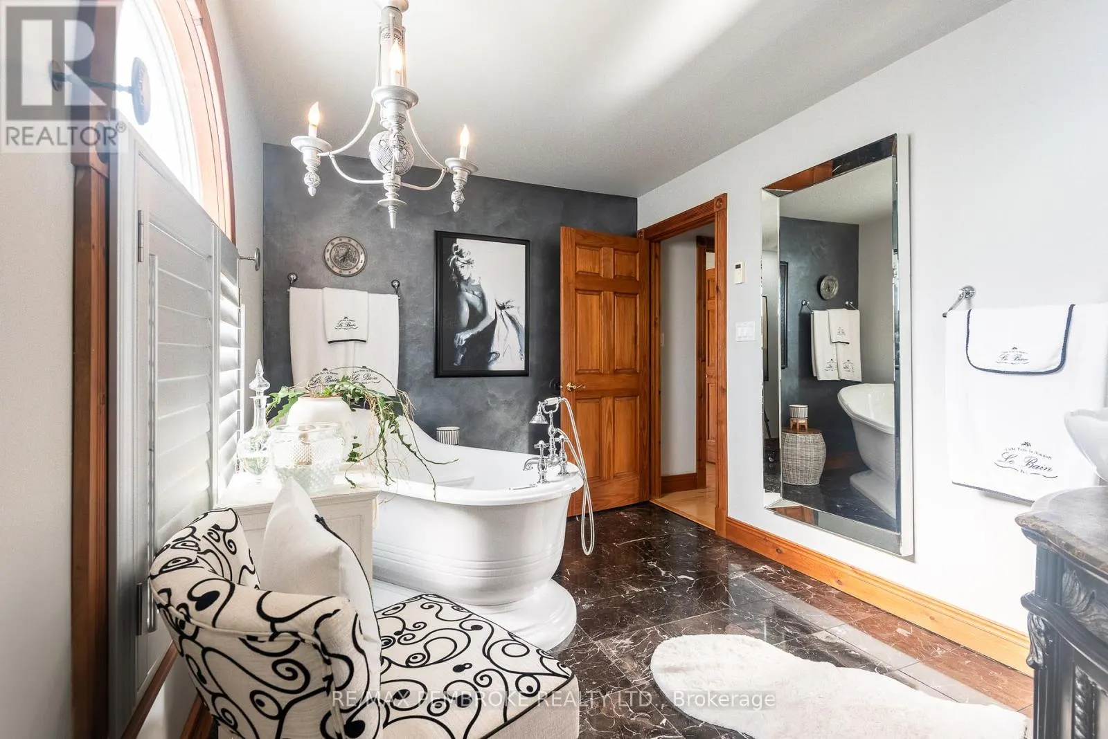 11 FAIRWAY DRIVE