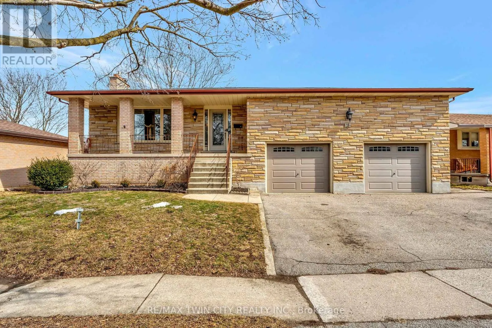 18 SPRUCEHILL DRIVE