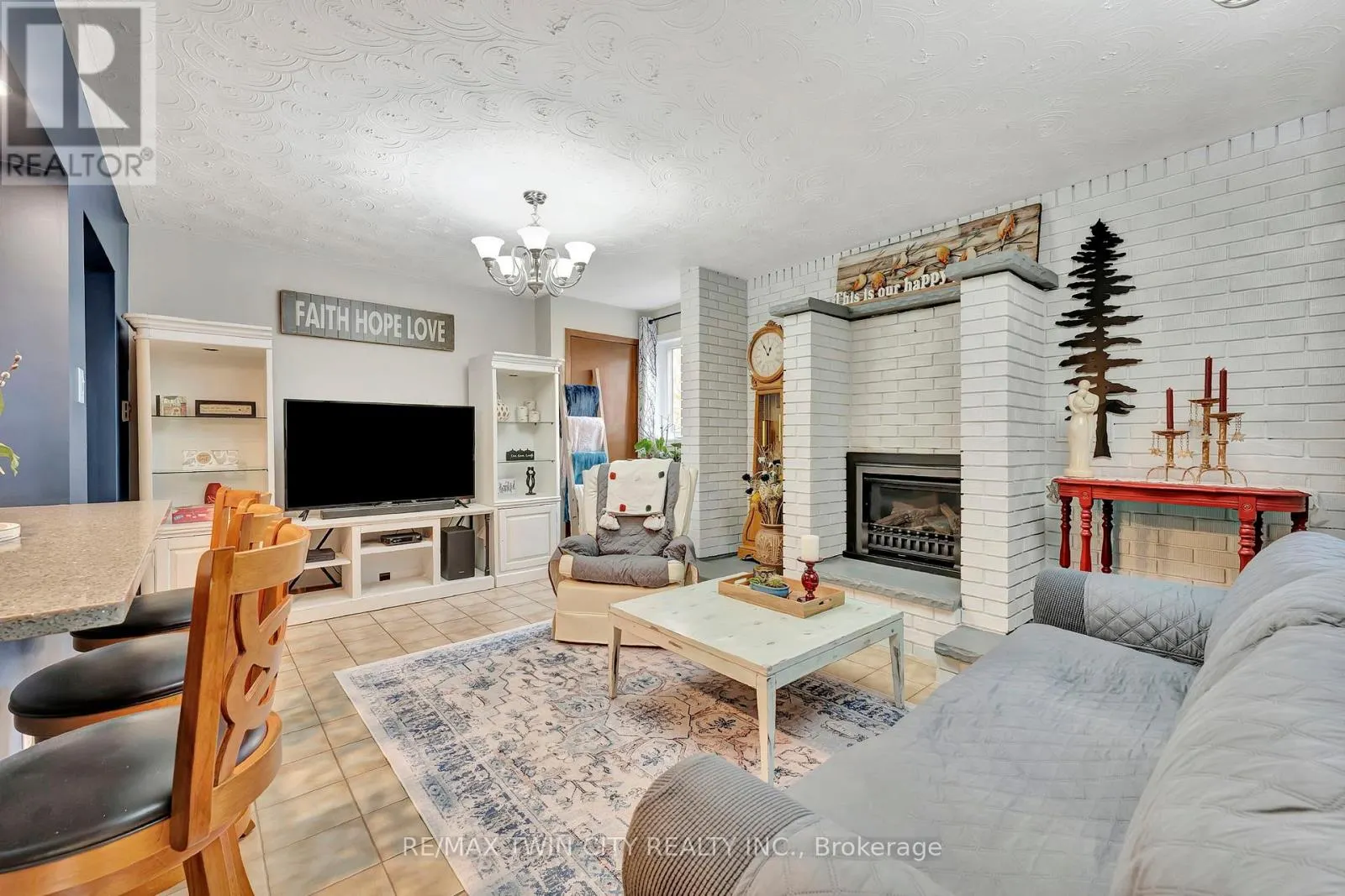 18 SPRUCEHILL DRIVE