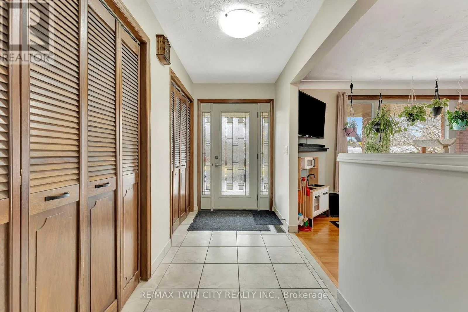 18 SPRUCEHILL DRIVE