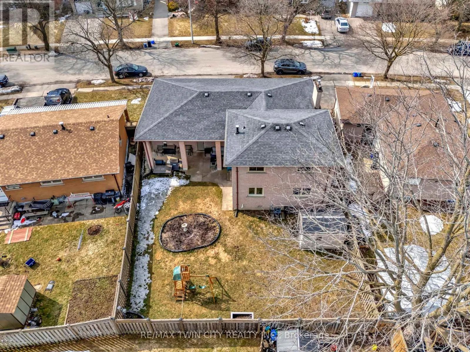 18 SPRUCEHILL DRIVE