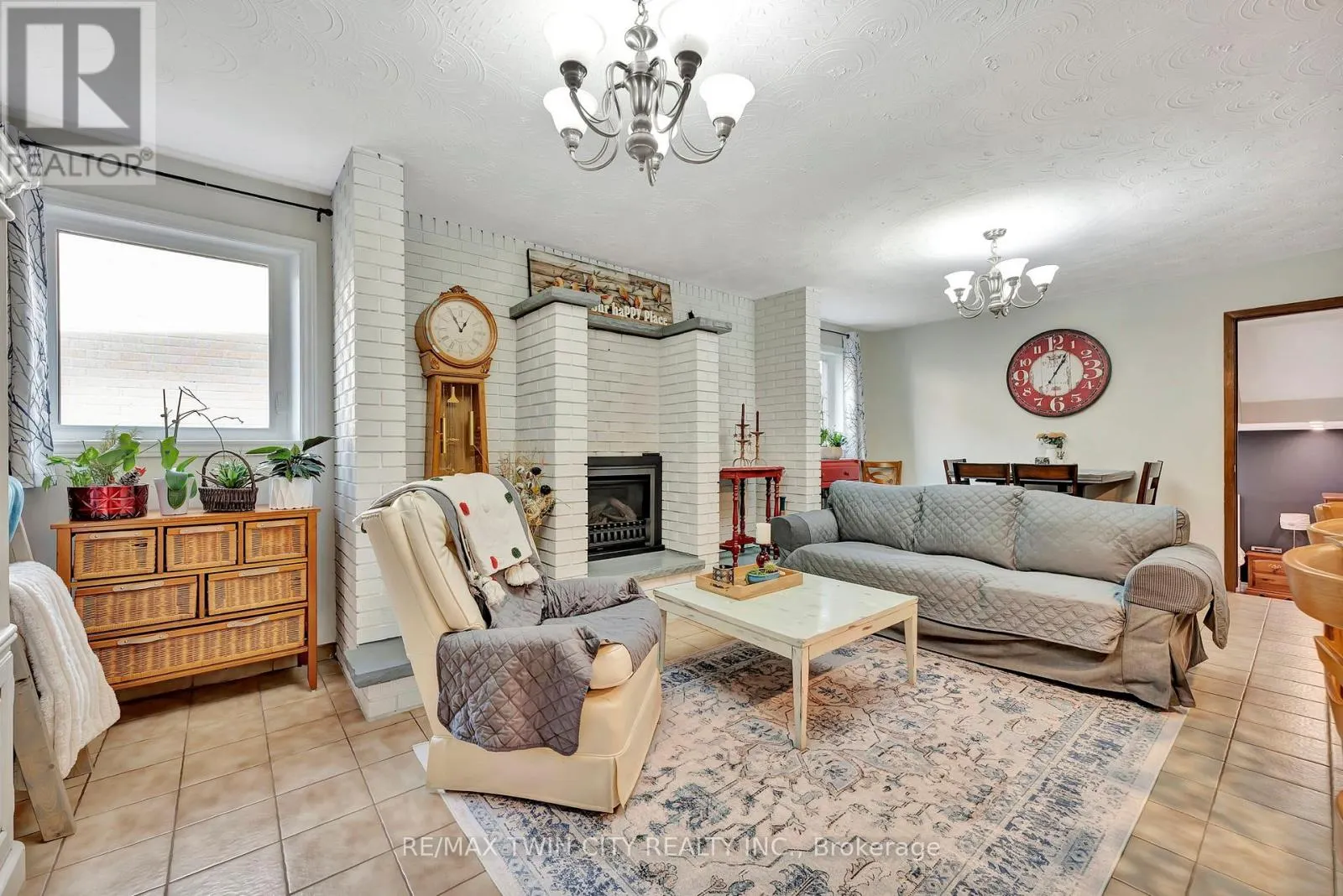 18 SPRUCEHILL DRIVE