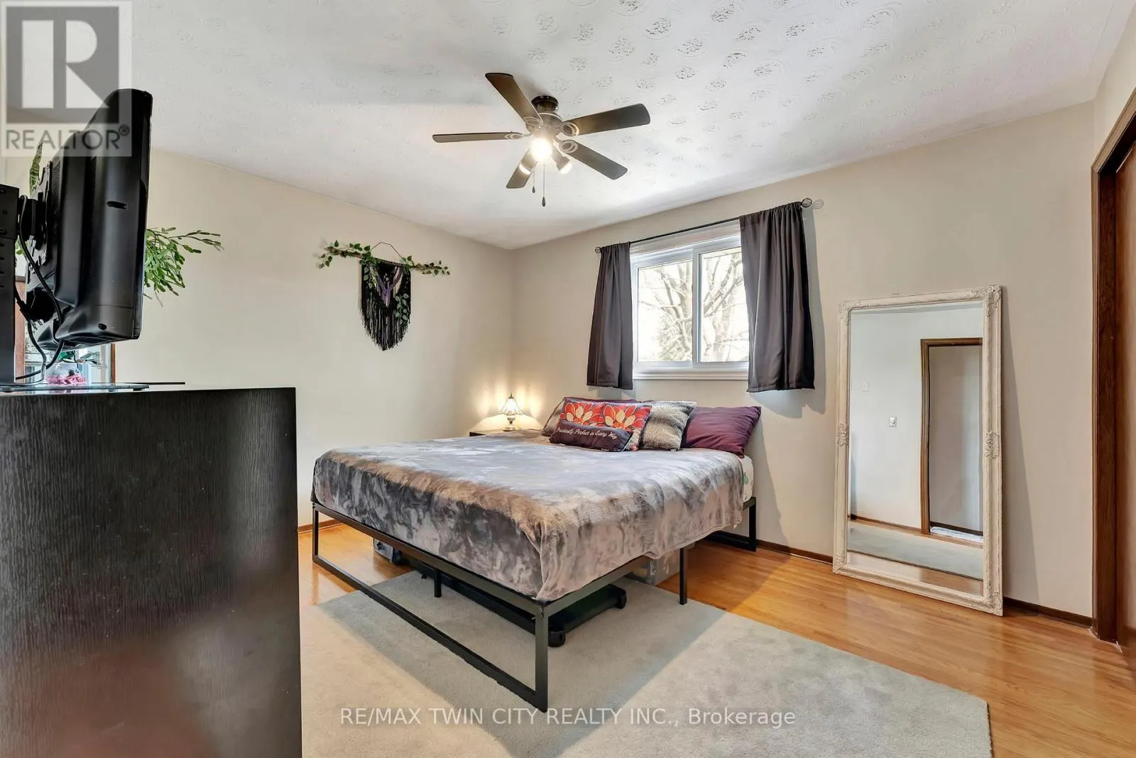 18 SPRUCEHILL DRIVE