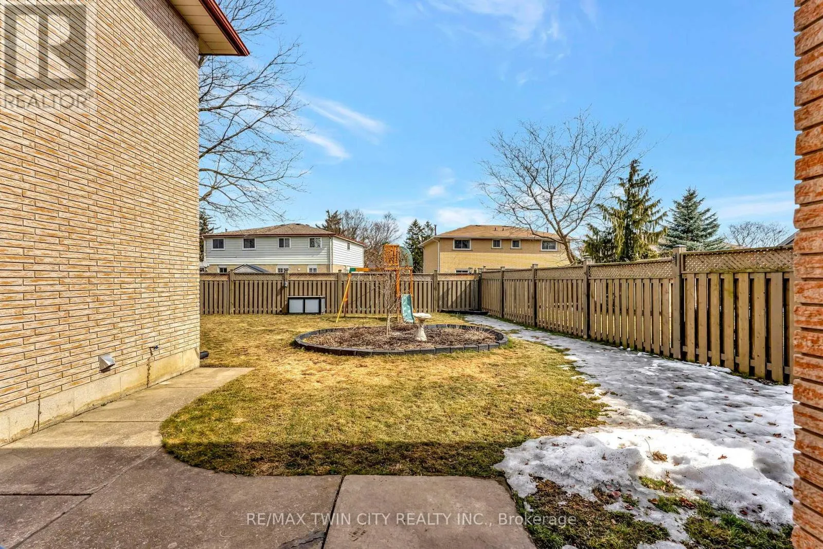 18 SPRUCEHILL DRIVE