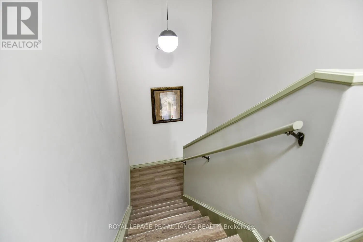 9 PEARL STREET E