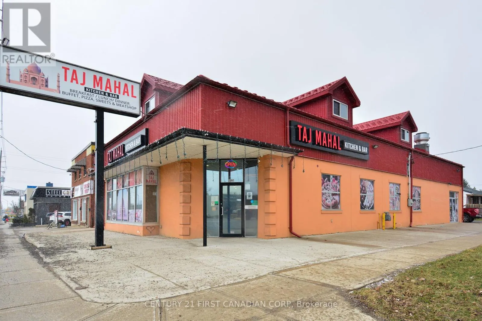 1682 DUNDAS STREET