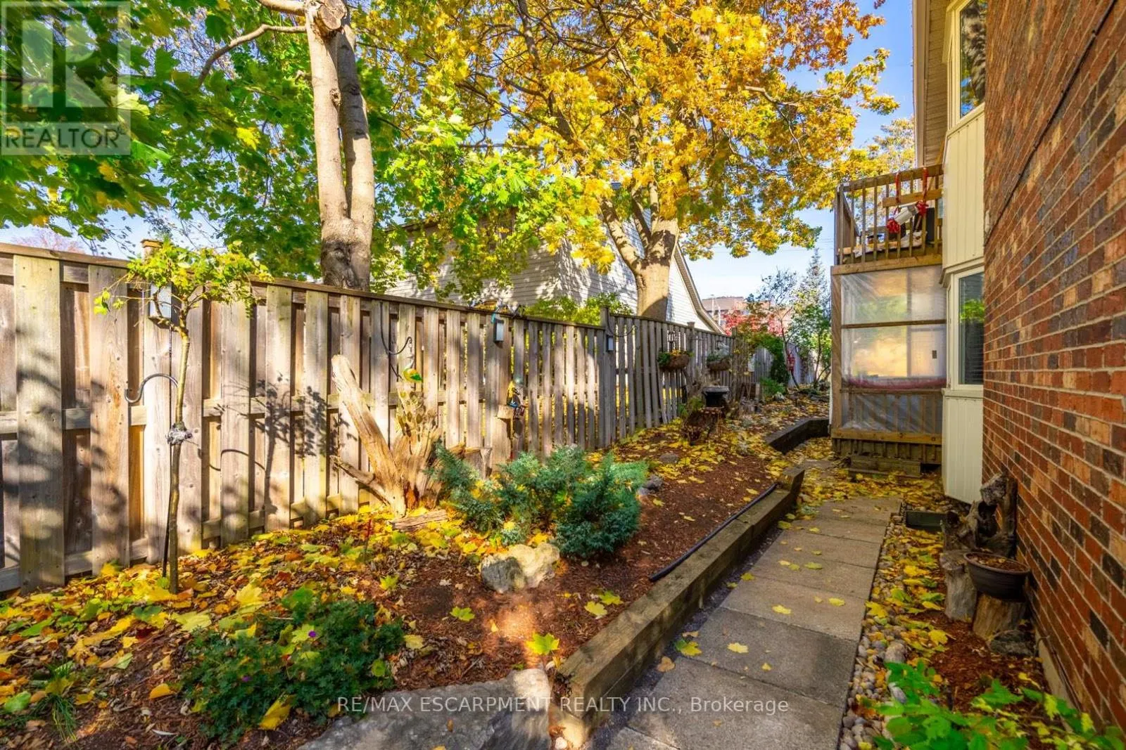 81 HAMILTON STREET N