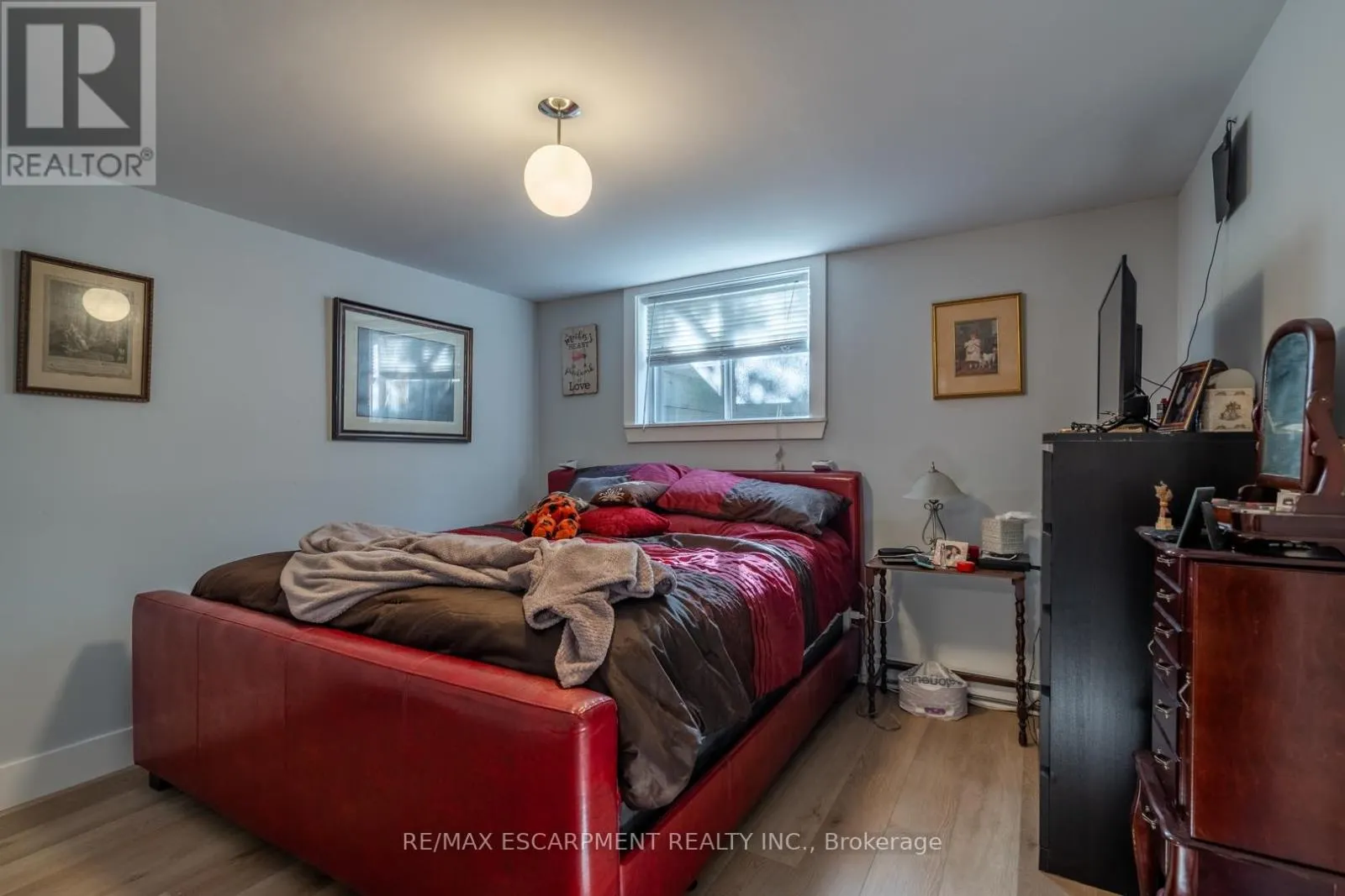 81 HAMILTON STREET N