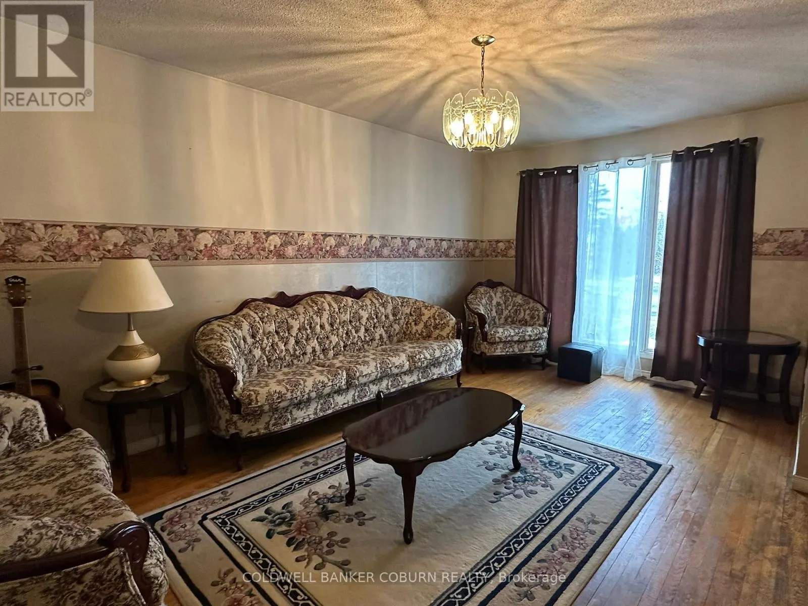 2211 ST LAURENT BOULEVARD