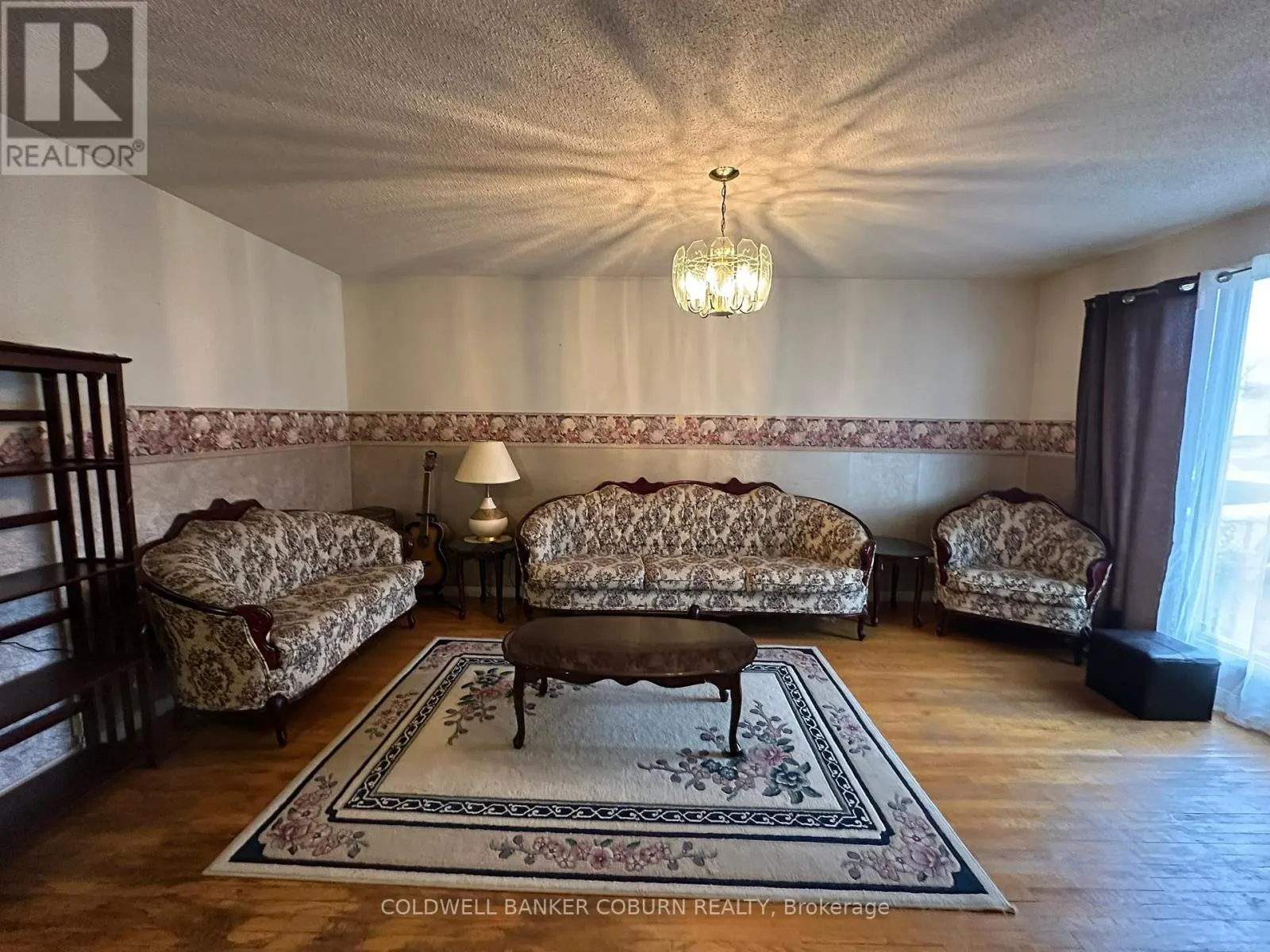 2211 ST LAURENT BOULEVARD