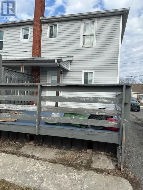 321-323 MUNRO STREET