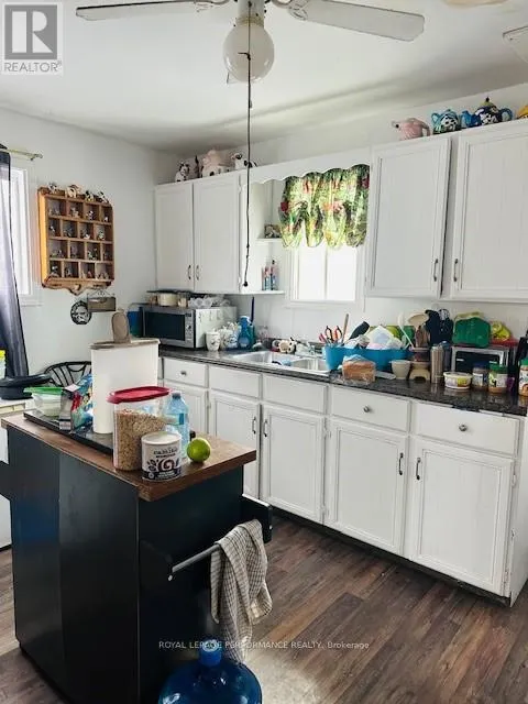321-323 MUNRO STREET