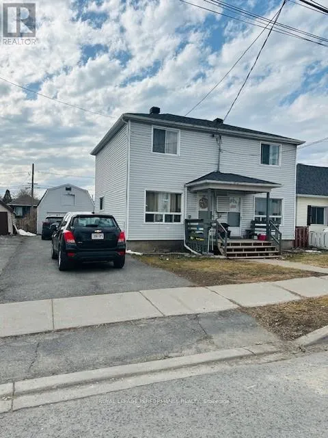 321-323 MUNRO STREET