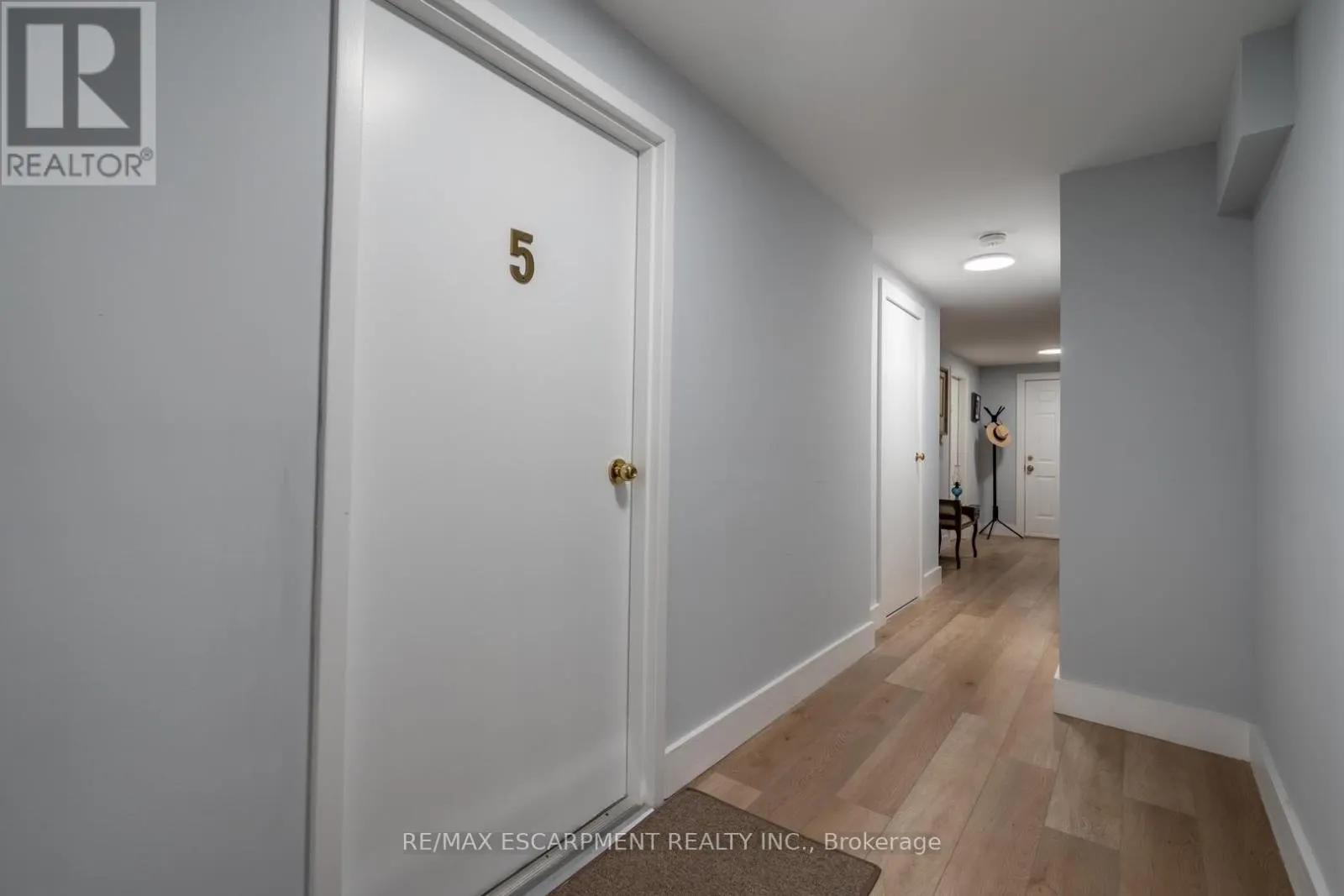 81 HAMILTON STREET N